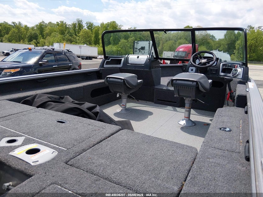2024 LUND 2025 IMPACT XS auction photo 5