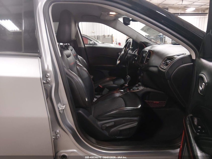 2019 JEEP COMPASS auction photo 5