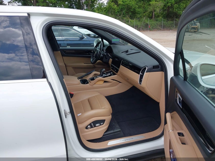 2020 Porsche Cayenne - view 5