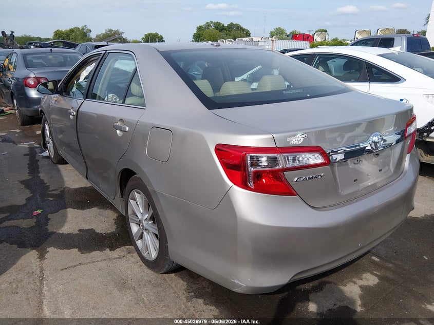 2014 TOYOTA CAMRY — zdjęcie 3