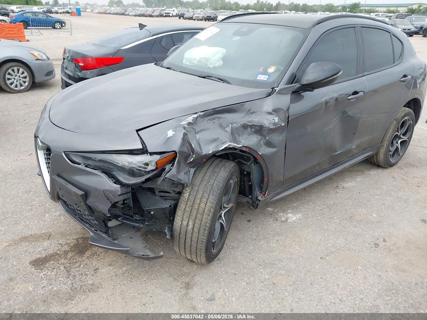 2024 Alfa Romeo Stelvio Ti Awd VIN: ZASPAKBN7R7D71751 Lot: 45037042