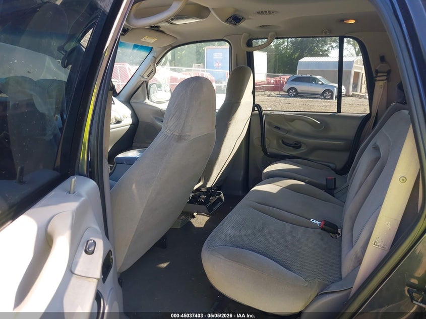 2000 Ford Expedition Xlt VIN: 1FMRU1567YLB93235 Lot: 45037403