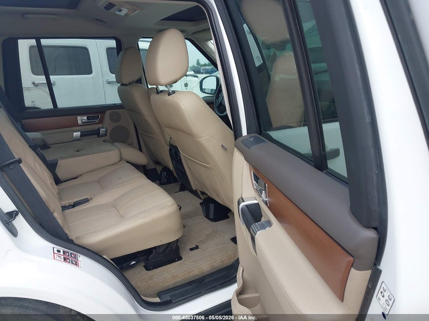 2016 Land Rover Lr4 VIN: SALAG2V62GA792755 Lot: 45037506