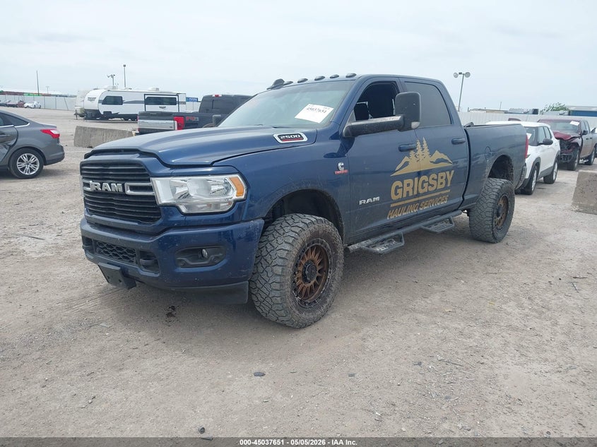 Vin: 3c6ur5dl4mg520803, lot: 45535168, ram 2500 big horn  4x4 6'4 box 20212