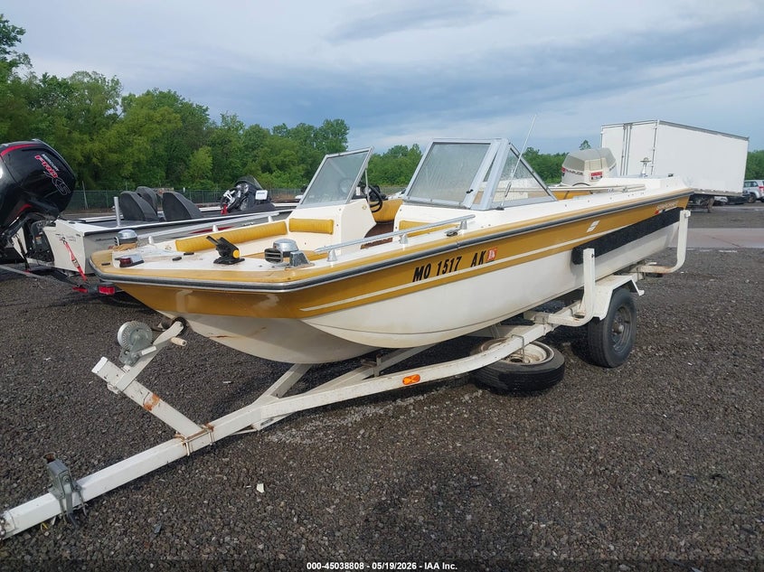 STR29275M748 1974 Starcraft 15ft Boat photo 1