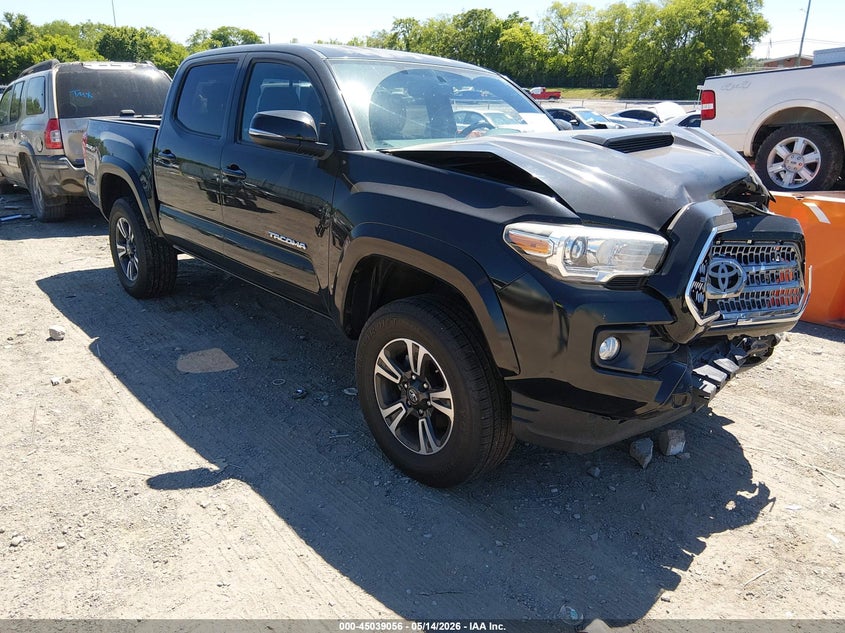2017 TOYOTA TACOMA auction photo 1