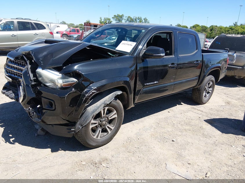 2017 TOYOTA TACOMA auction photo 2