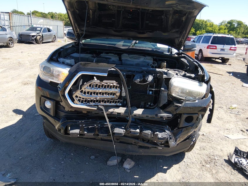 2017 TOYOTA TACOMA auction photo 6