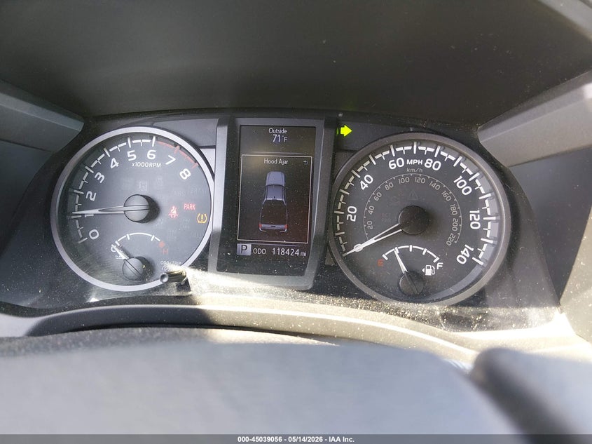 2017 TOYOTA TACOMA auction photo 7
