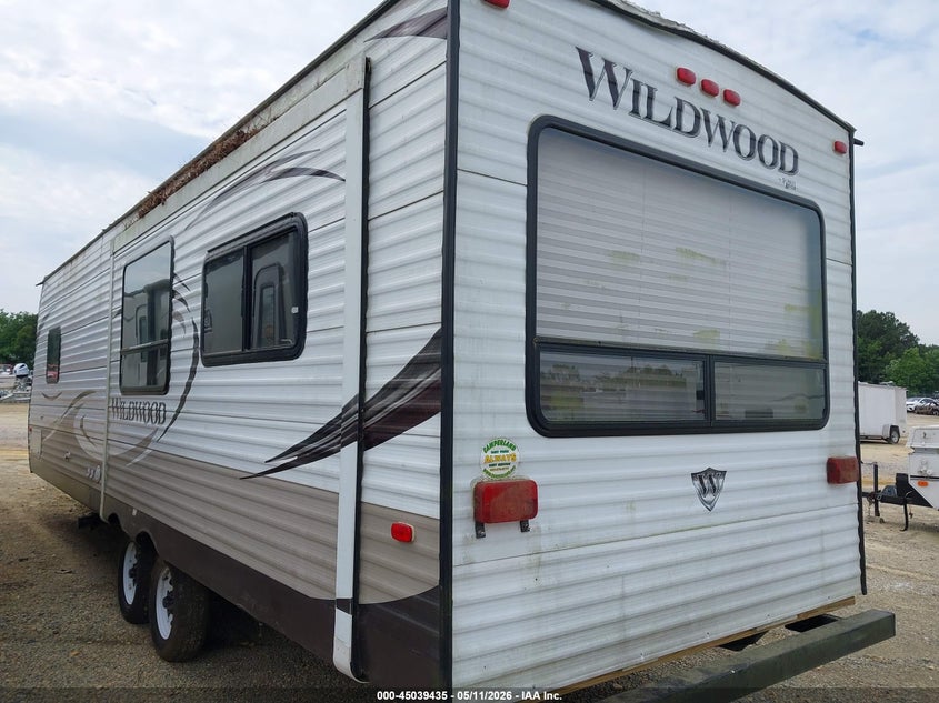 2015 WILDWOOD FOREST RIVER TRAVEL TRAILER auction photo 3