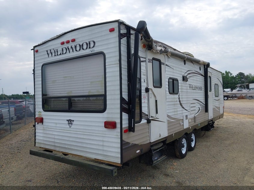 2015 WILDWOOD FOREST RIVER TRAVEL TRAILER auction photo 4