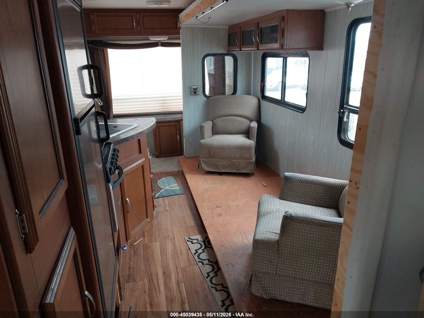 2015 WILDWOOD FOREST RIVER TRAVEL TRAILER auction photo 8