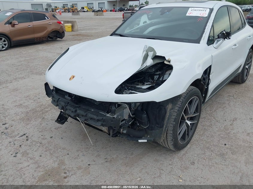 2024 Porsche Macan T VIN: WP1AA2A50RLB13383 Lot: 45039951