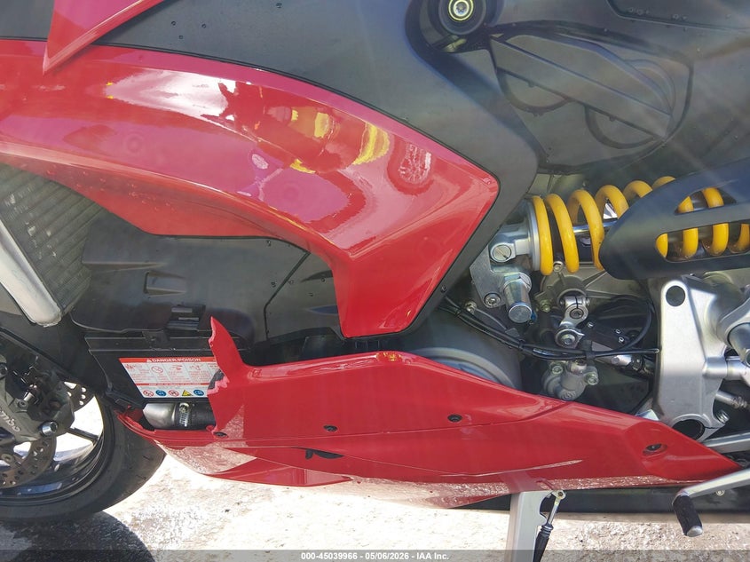 2023 Ducati Panigale V2 VIN: ZDMHAATW6PB011884 Lot: 45039966