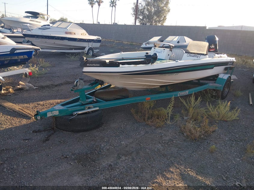 1993 CHAMPION BOAT AND TRAILER auction photo 2