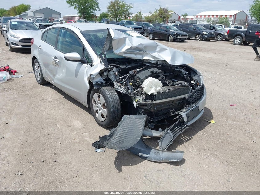 Vin: 3kpfl4a70he147099, lot: 45537718, kia forte lx 2017 img_1