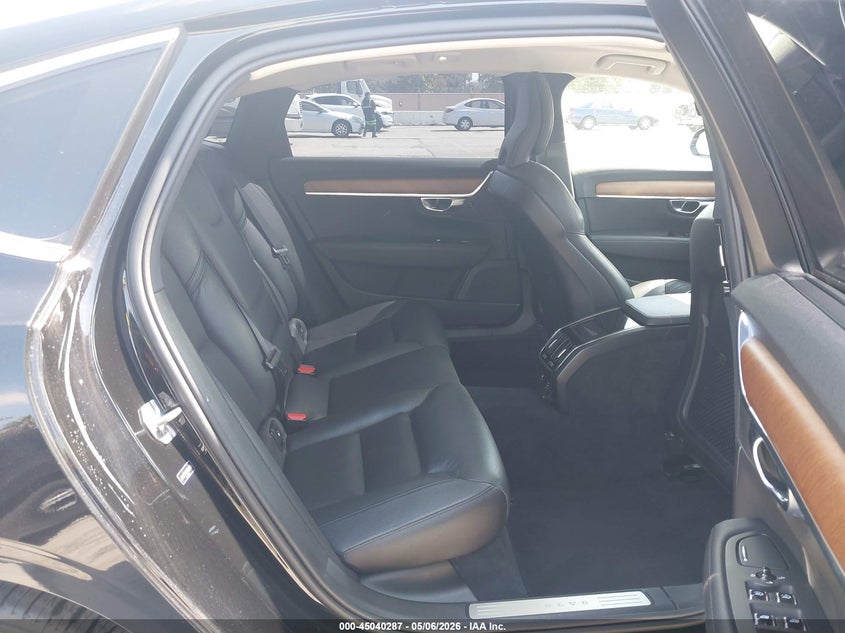 2022 Volvo S90 B6 Momentum VIN: LVY062MK8NP252351 Lot: 45040287