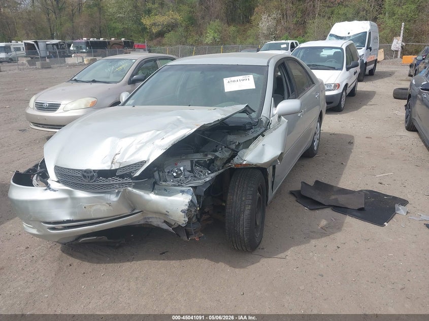 2004 Toyota Camry Le 4T1BE32KX4U266291 photo 1