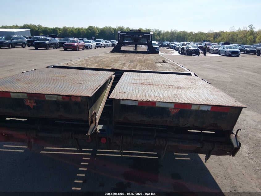 2018 Pj 30' Gooseneck Flatbe VIN: 4J5FS2826J3030969 Lot: 45041203