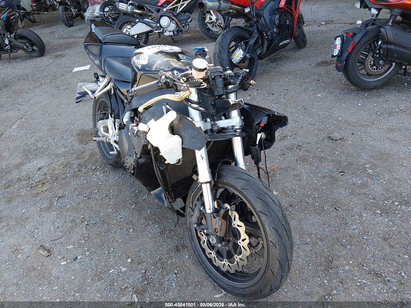 2006 HONDA CBR1000 — zdjęcie z aukcji