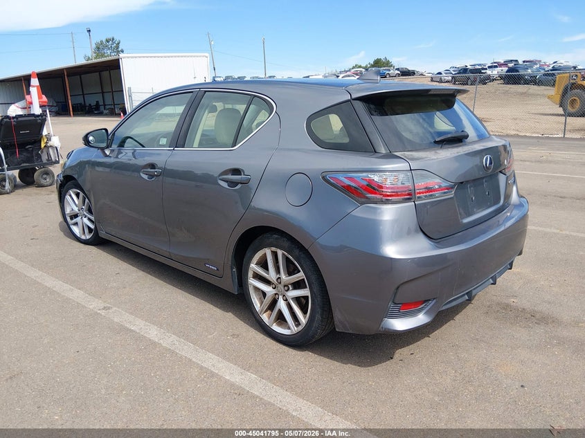 Vin: jthkd5bh8e2174115, lot: 45539312, lexus ct 200h 20143