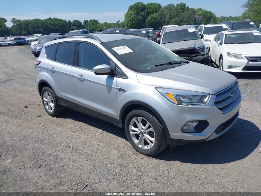Vin: 1fmcu9gd2jub78786, lot: 45539799, ford escape se 2018 img_1