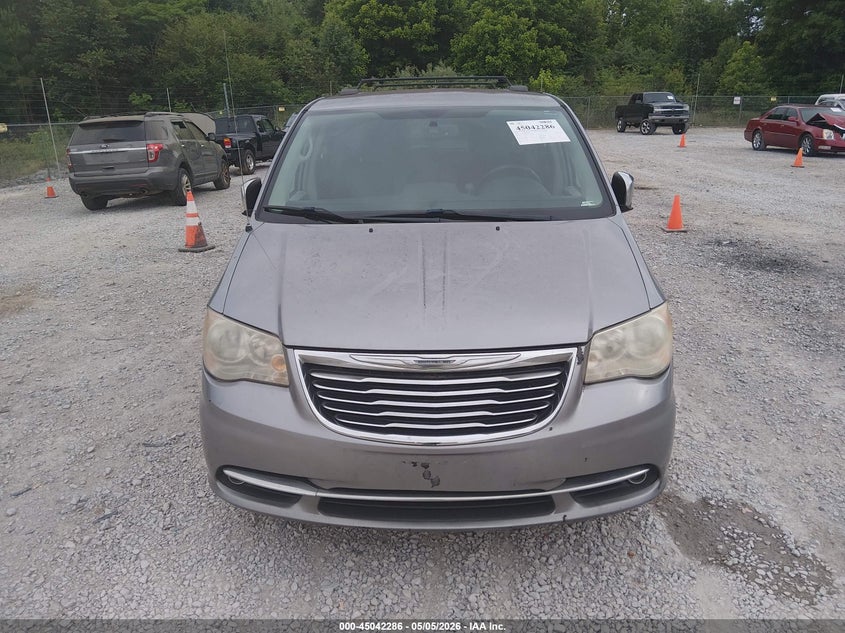 2013 CHRYSLER TOWN & COUNTRY auction photo 6