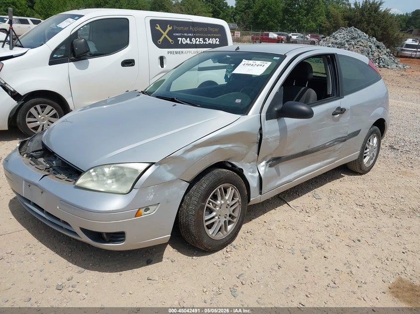 2005 Ford Focus Zx3 3FAFP31NX5R155170 photo 1