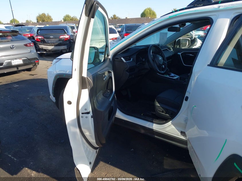VIN 2T3W1RFV8SW396983 2025 TOYOTA RAV4 XLE