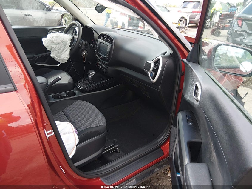 2021 KIA SOUL auction photo 5