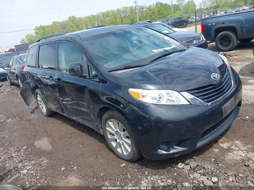 2015 Toyota Sienna Le 7 Passenger
