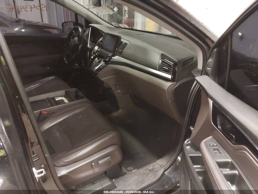 VIN 5FNRL6H90JB071593 2018 HONDA ODYSSEY ELITE