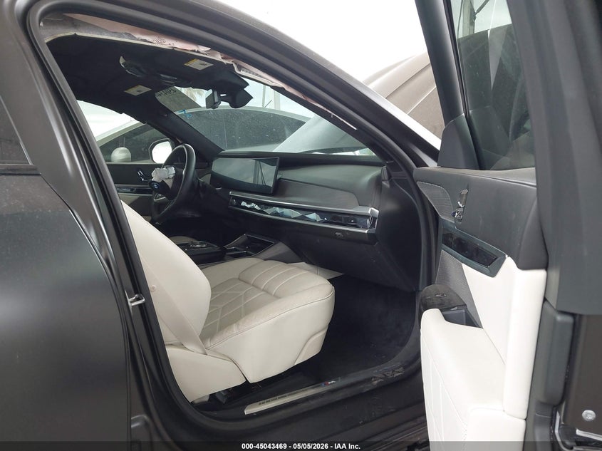 2024 BMW I7 auction photo 5