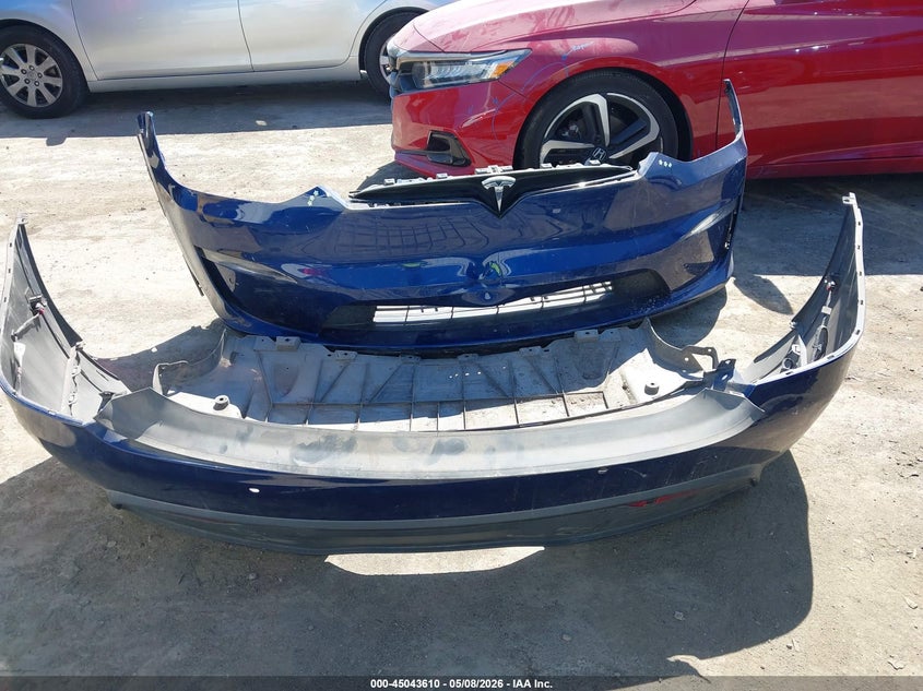 2022 Tesla Model X Dual Motor All-Wheel Drive VIN: 7SAXCBE54NF349566 Lot: 45043610