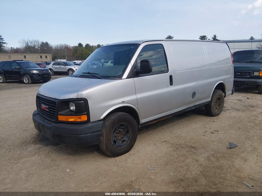 2011 GMC SAVANA 2500 auction photo 2