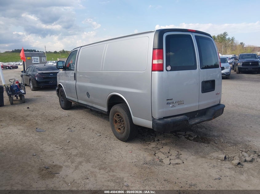 2011 GMC SAVANA 2500 auction photo 3