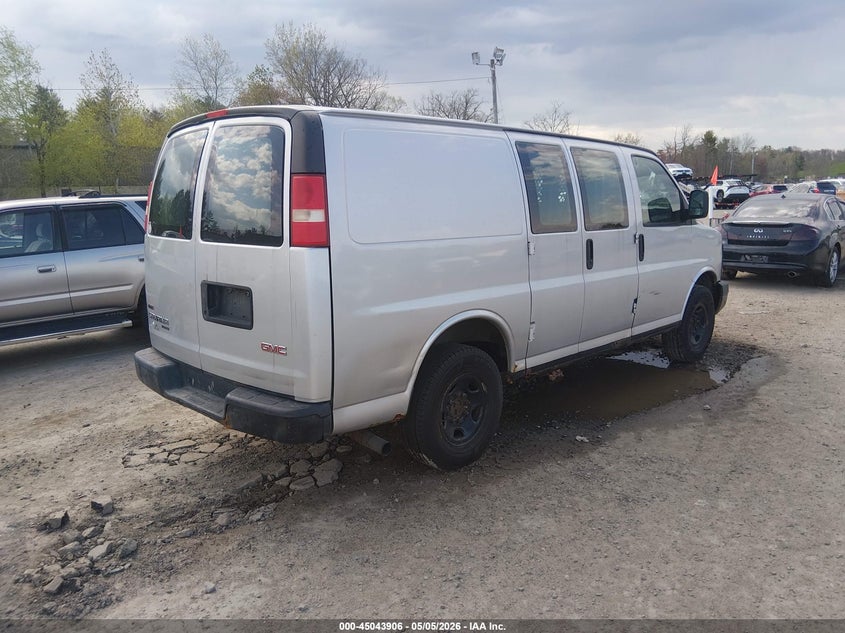 2011 GMC SAVANA 2500 auction photo 4