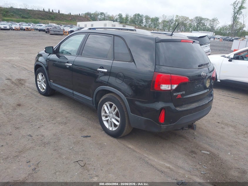 2015 KIA SORENTO auction photo 3