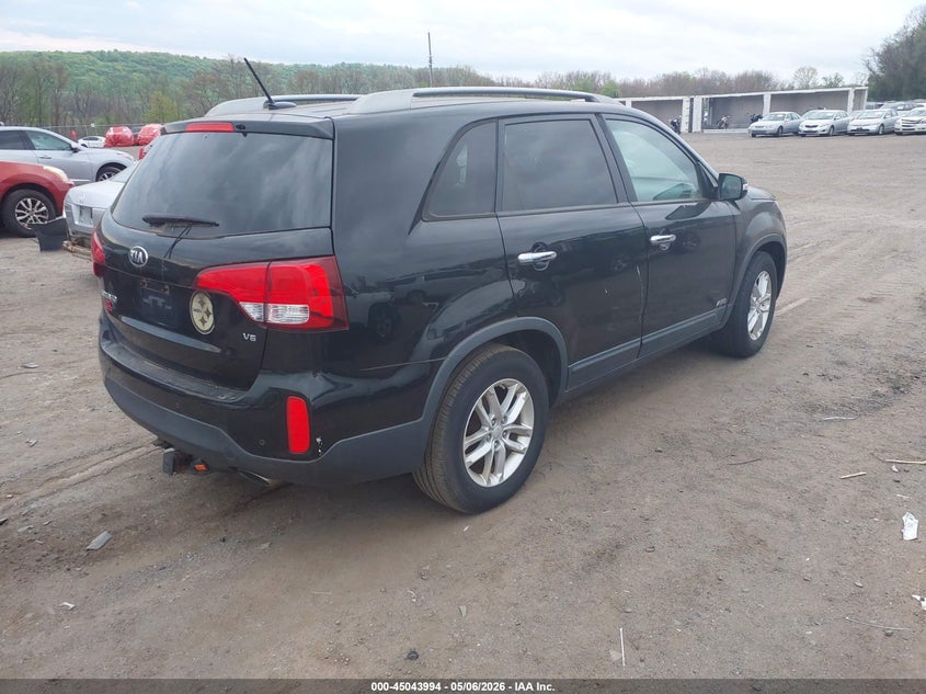 2015 KIA SORENTO auction photo 4