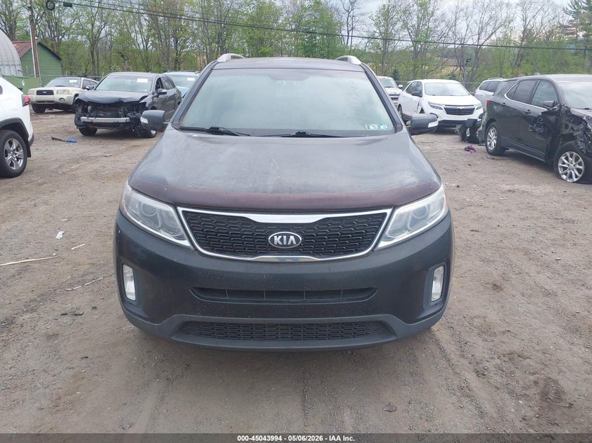 2015 KIA SORENTO auction photo 6