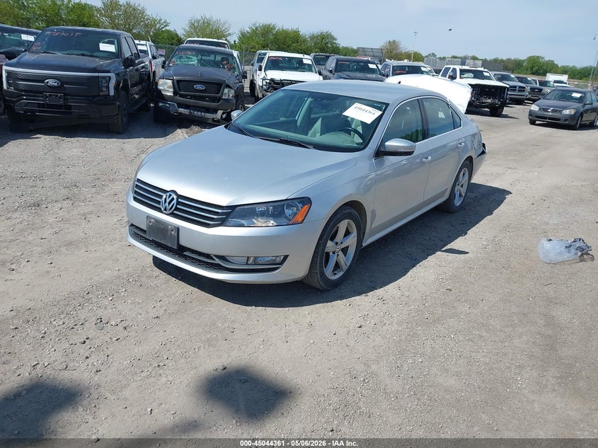 2015 Volkswagen Passat 1.8t Limited Edition 1VWAT7A34FC083255 photo 1