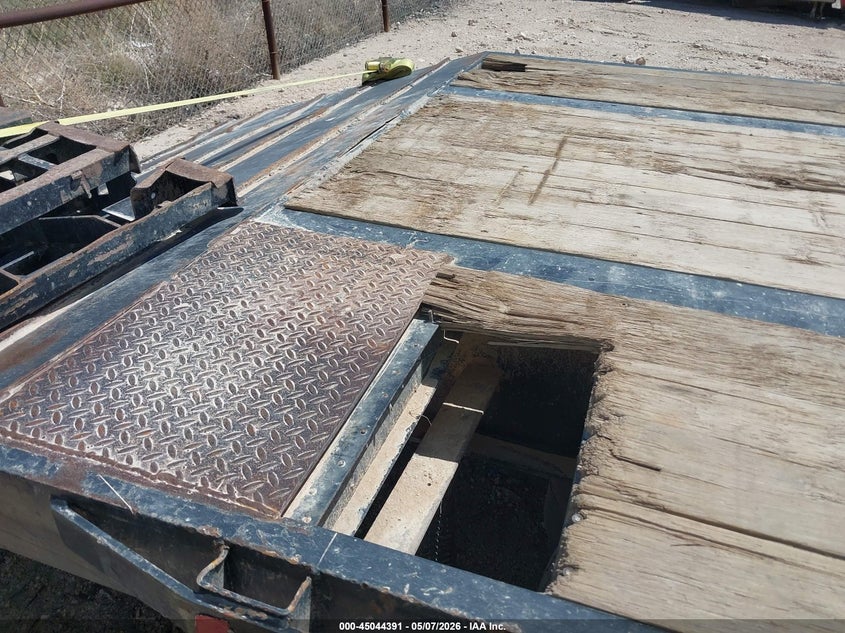 2023 DURA HAUL FLATBED TRAILER auction photo 6