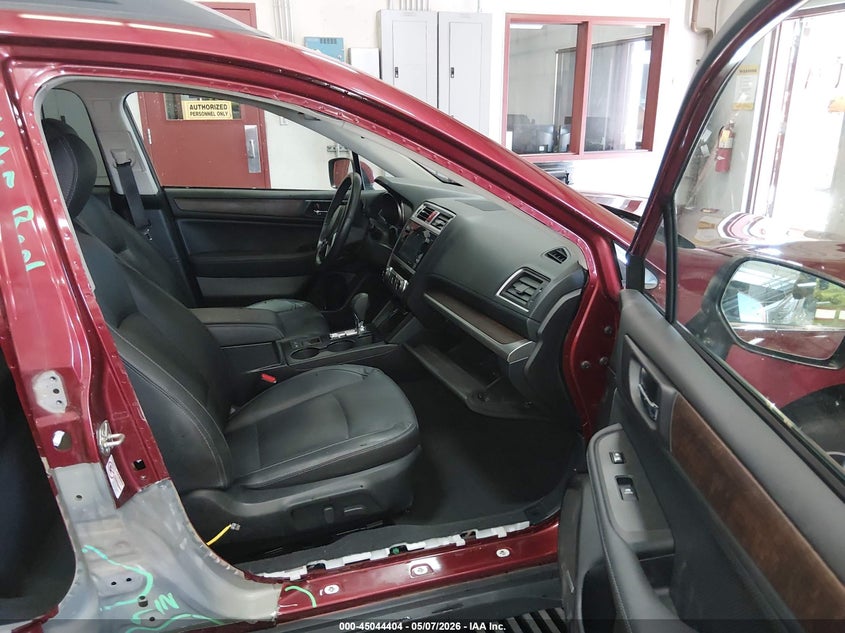 2017 SUBARU OUTBACK auction photo 5