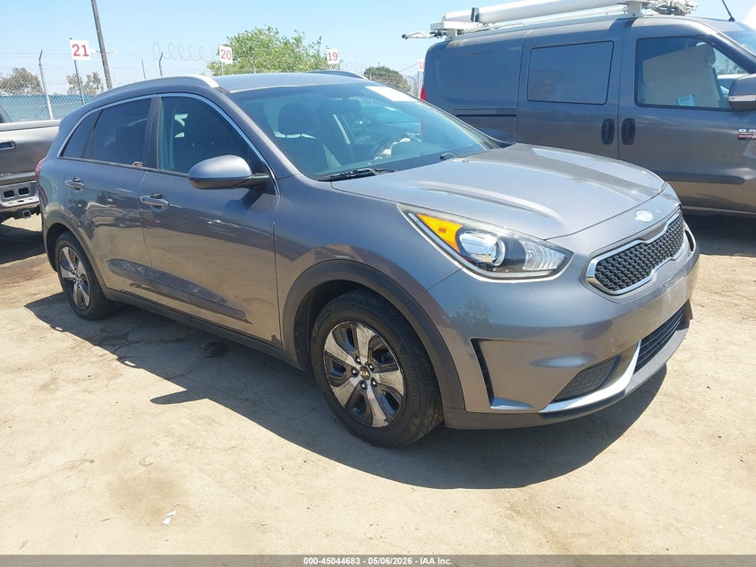 Vin: kndcb3lc6h5102951, lot: 45542200, kia niro lx 2017 img_1