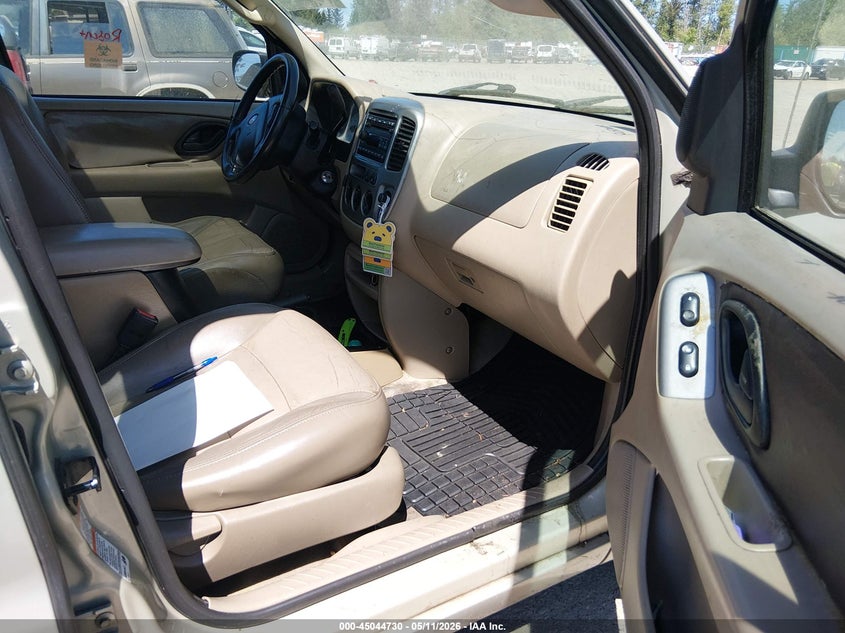 2004 FORD ESCAPE auction photo 5