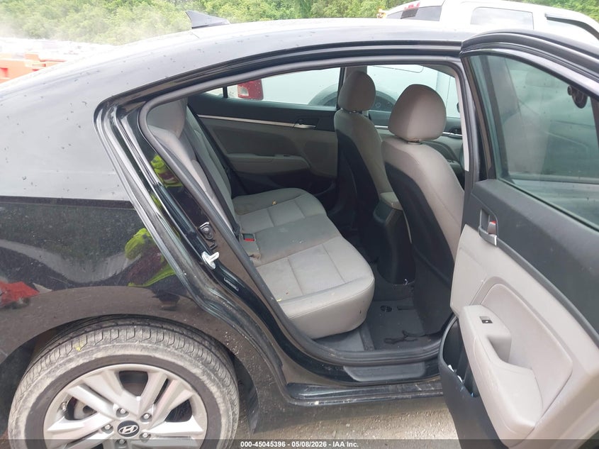 VIN 5NPD84LF1KH414556 2019 HYUNDAI ELANTRA SEL