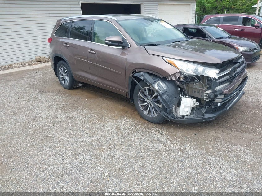 2017 TOYOTA HIGHLANDER XLE