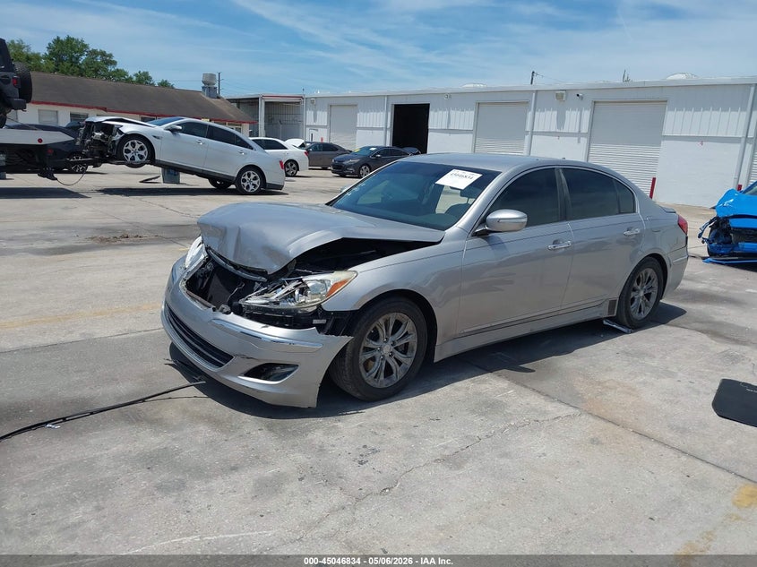 2013 HYUNDAI GENESIS auction photo 2