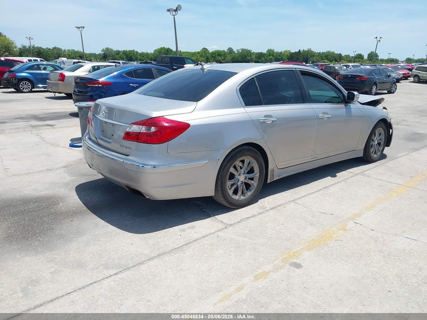 2013 HYUNDAI GENESIS auction photo 4