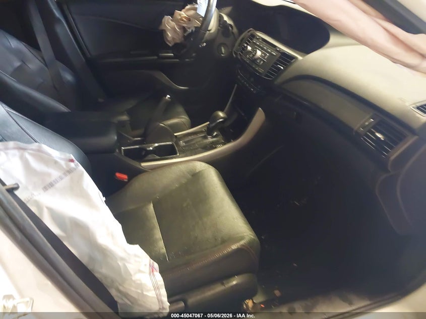 2017 HONDA ACCORD auction photo 5